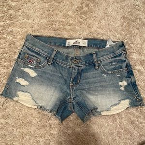 00 Hollister jean shorts